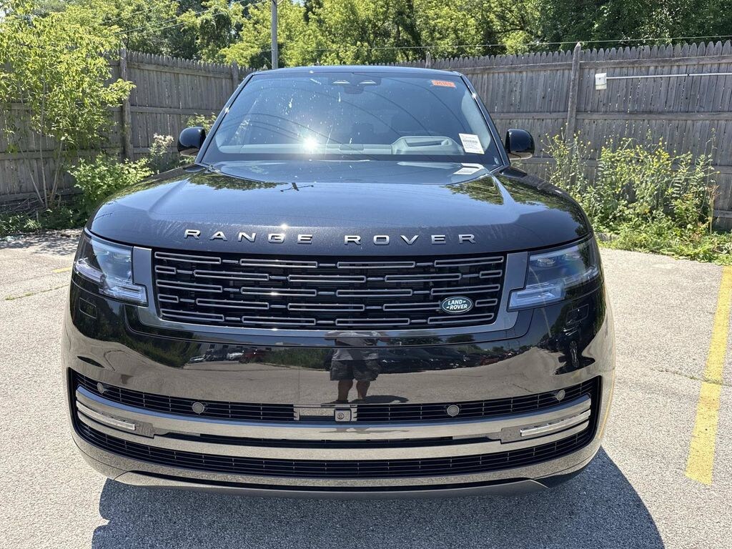 New 2026 Land Rover Range Rover SE LWB 7-Seats / V8 SUV