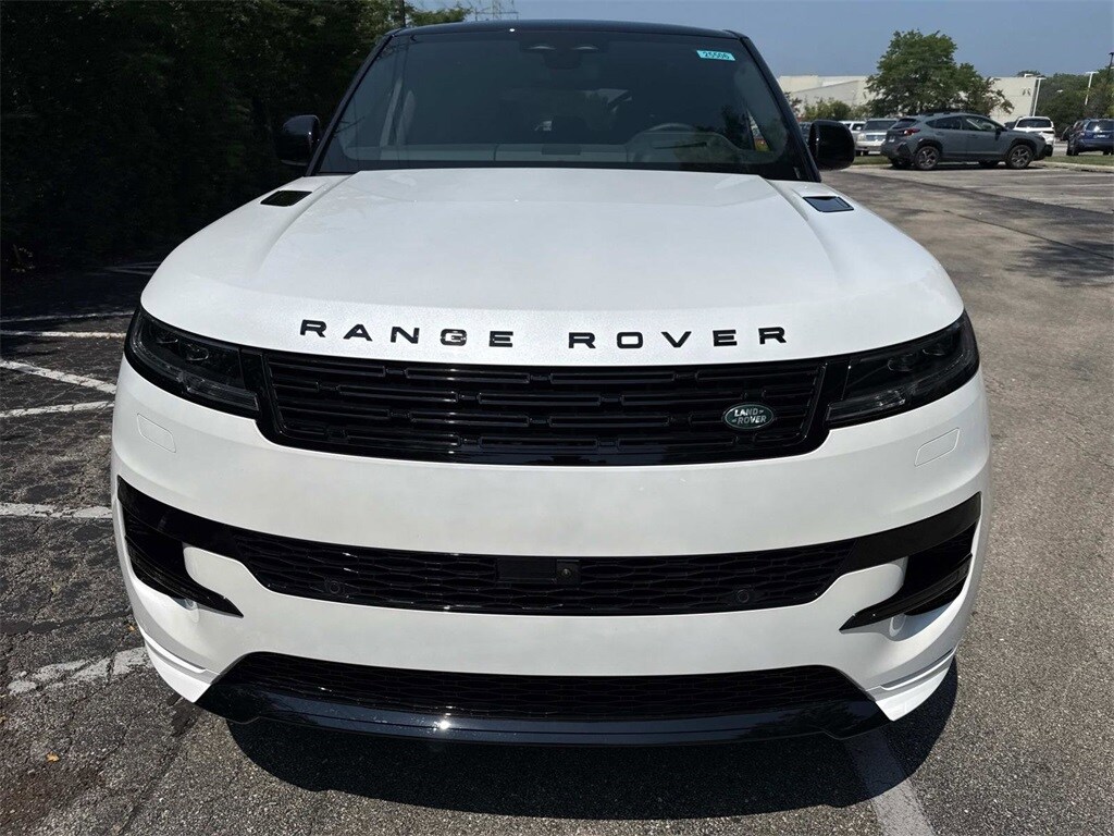 2025 Land Rover Range Rover Sport SE photo 2