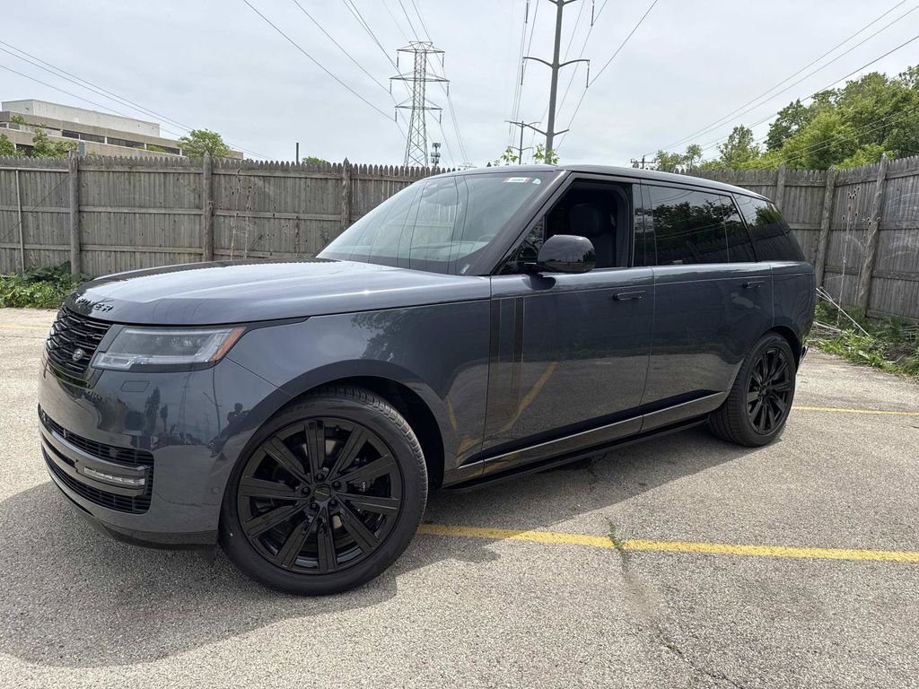 2026 Land Rover Range Rover 3.0 SE LWB 7's photo