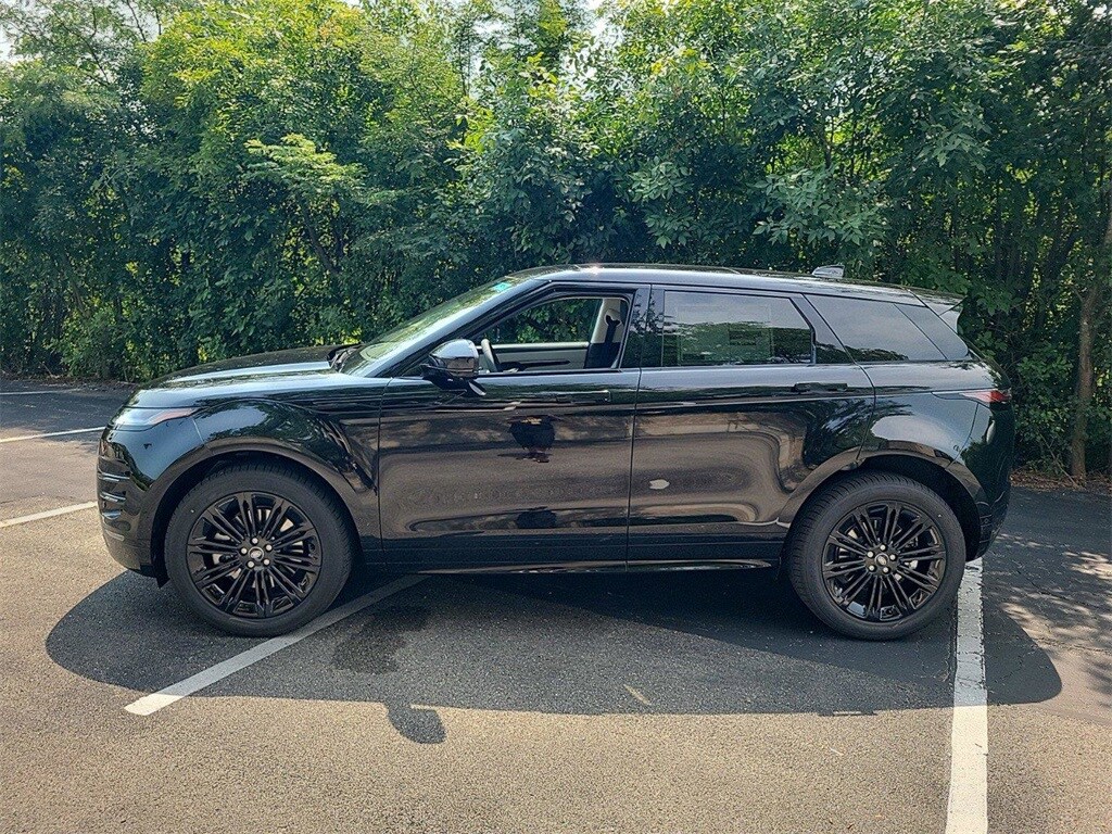 2025 Land Rover Range Rover Evoque photo 2