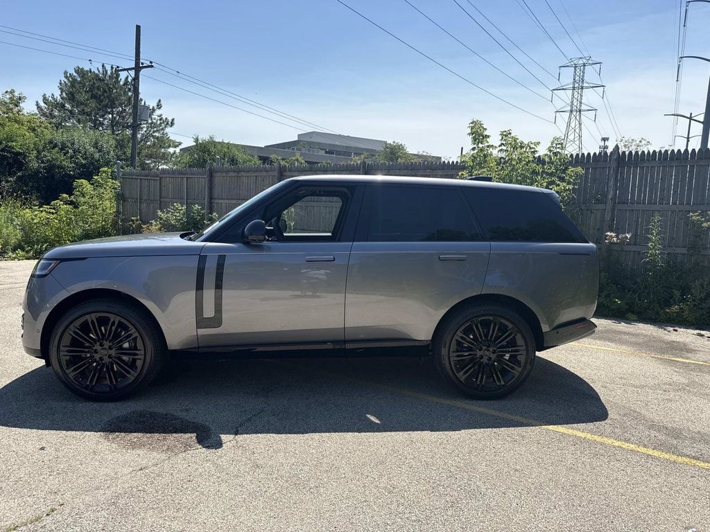New 2026 Land Rover Range Rover SE SUV