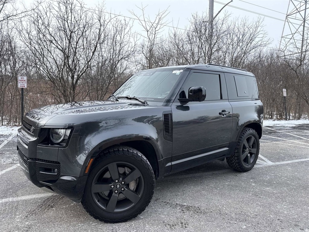2023 Land Rover Defender X-Dynamic SE's photo