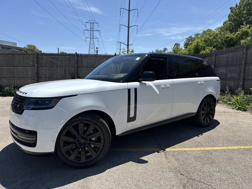 2026 Land Rover Range Rover 3.0 SE LWB 7's photo