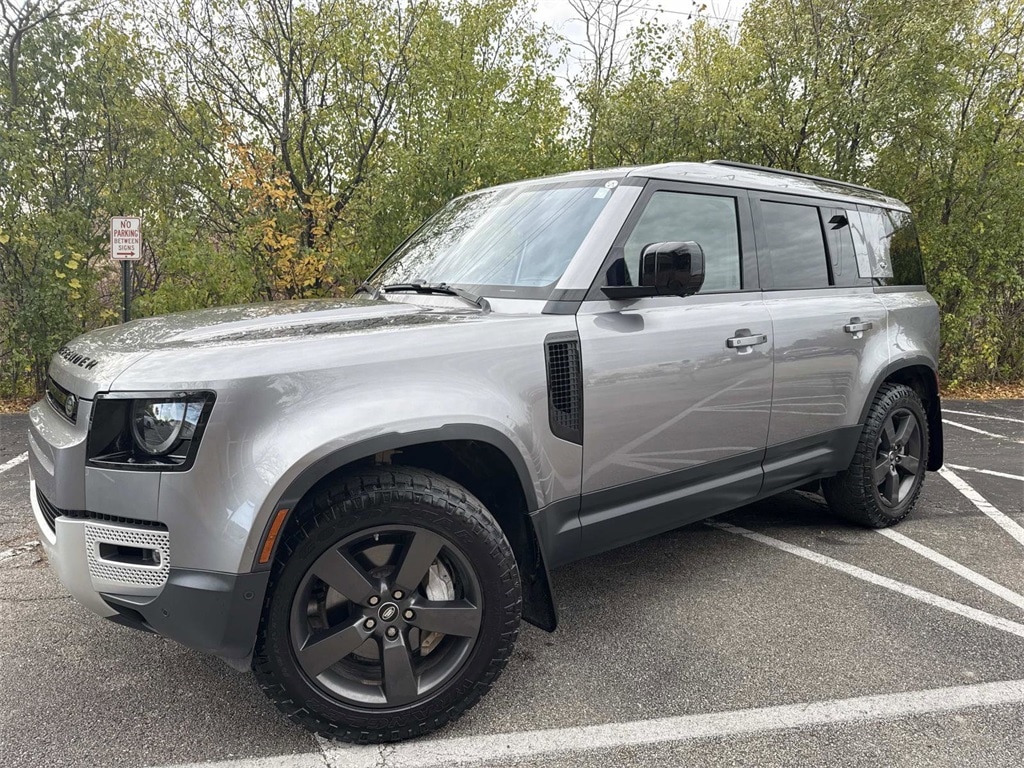 2020 Land Rover Defender HSE's photo
