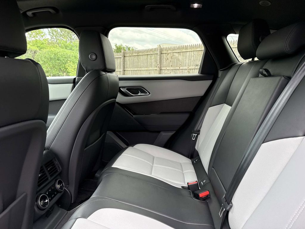 2026 Land Rover Range Rover Velar Dynamic SE - Photo 17