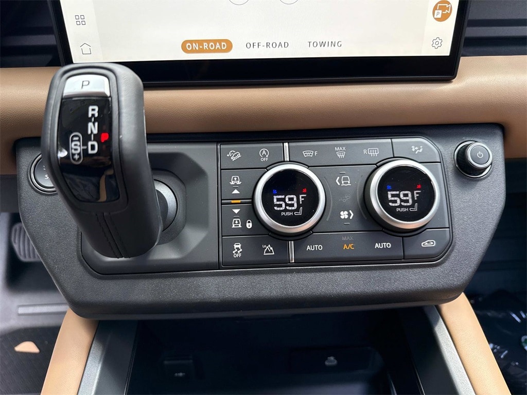 2025 Land Rover Defender S - Photo 31