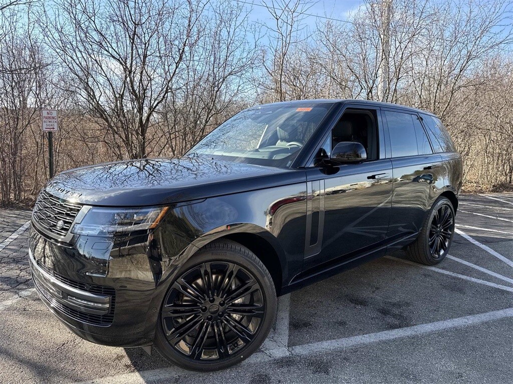 2026 Land Rover Range Rover SE's photo