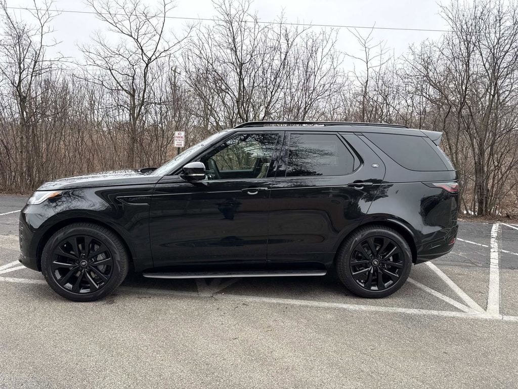 New 2026 Land Rover Discovery Dynamic SE SUV