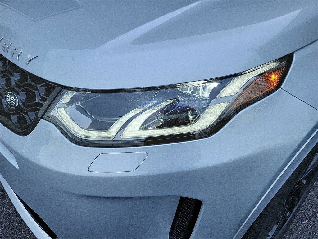 2024 Land Rover Discovery Sport S photo 3