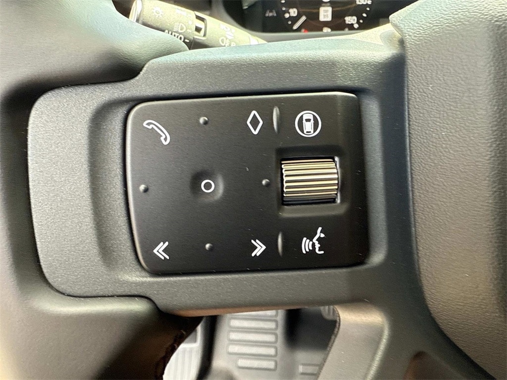 2025 Land Rover Defender S - Photo 36