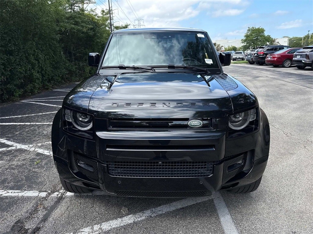 2023 Land Rover Defender 130 X photo 2