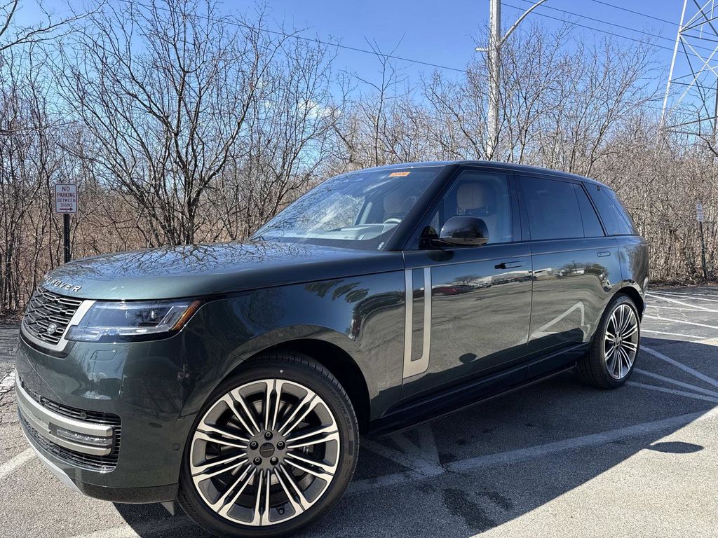 2026 Land Rover Range Rover 4.4 SE LWB 7's photo