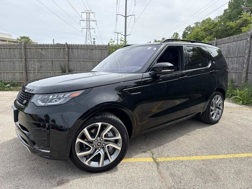 2020 Land Rover Discovery Landmark Edition SC V6's photo
