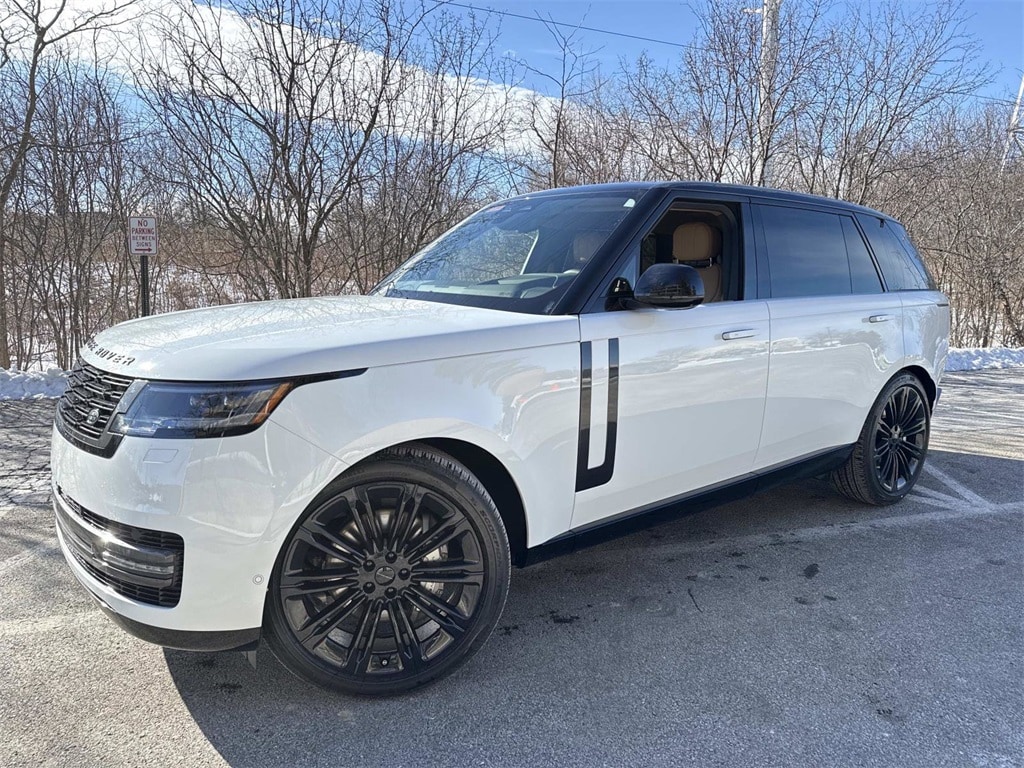2026 Land Rover Range Rover 3.0 SE LWB 7's photo