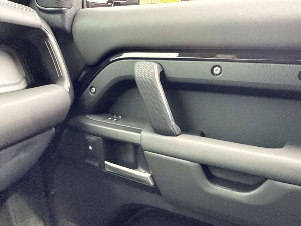 2026 Land Rover Defender V8 - Photo 27