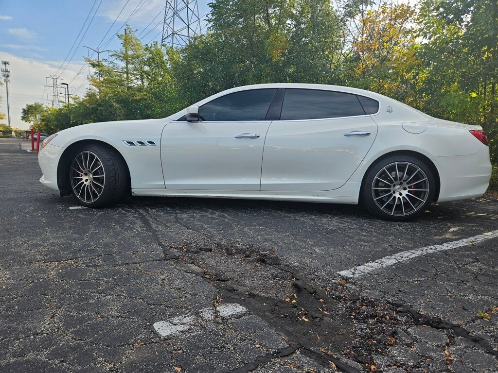 2017 Maserati Quattroporte Q4 GranLusso photo 2