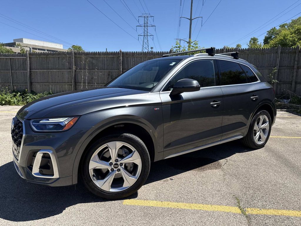 2022 Audi Q5 45 Premium Plus's photo