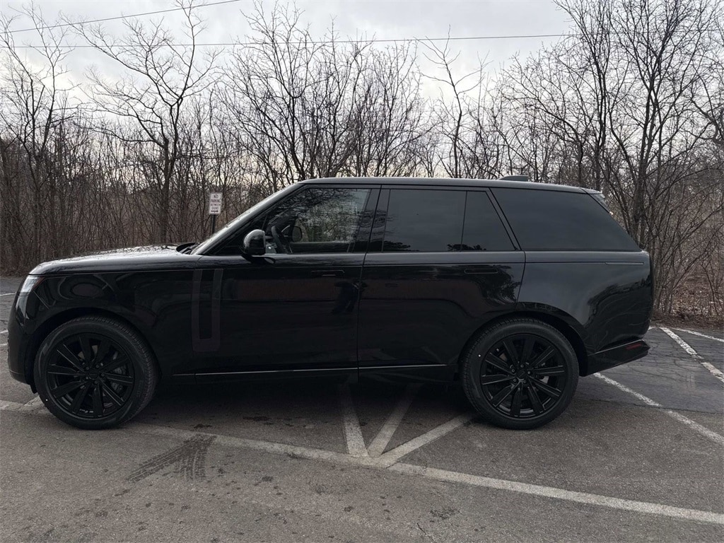 New 2026 Land Rover Range Rover SE SUV