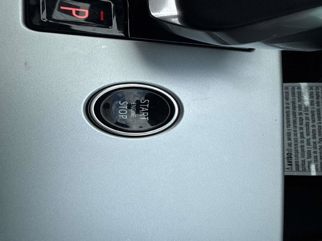 2025 Land Rover Range Rover SE - Photo 35