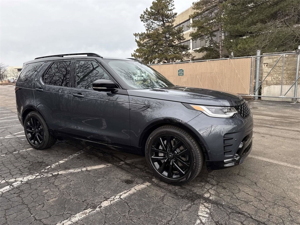 New 2026 Land Rover Discovery Dynamic SE SUV
