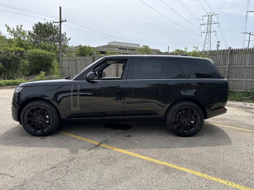 New 2026 Land Rover Range Rover SE LWB 7-Seats / V8 SUV