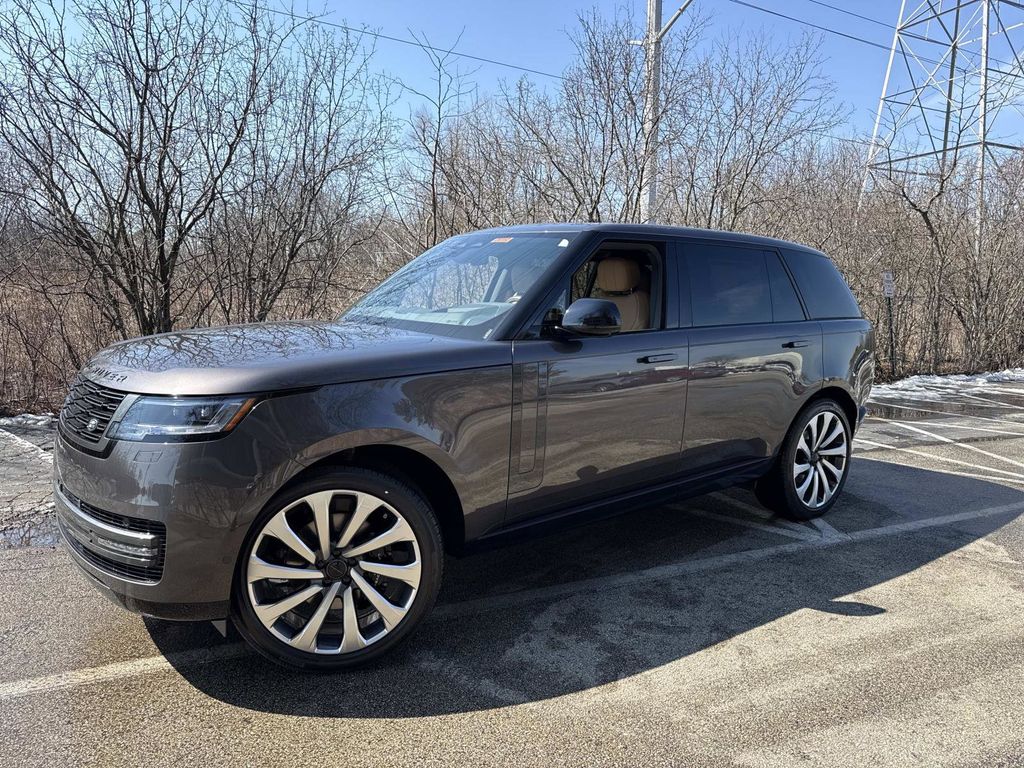 2026 Land Rover Range Rover 3.0 SE LWB 7's photo