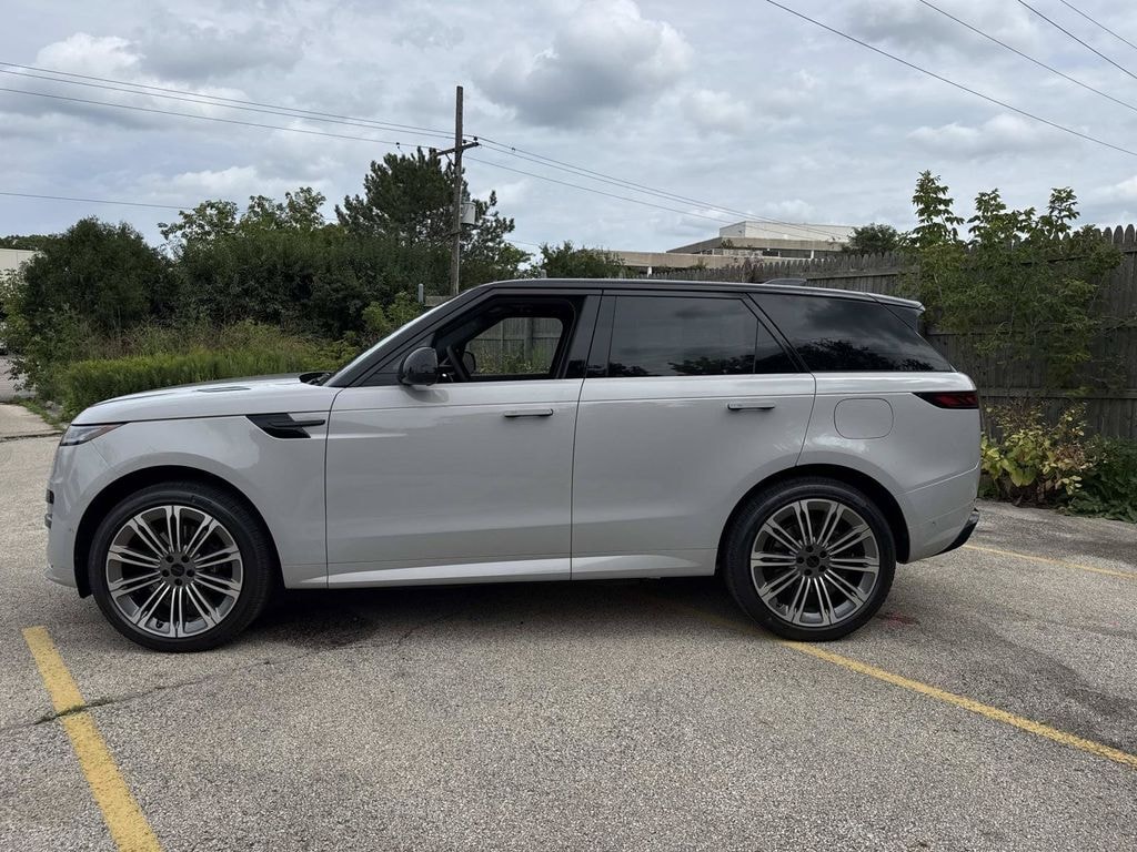 New 2027 Land Rover Range Rover Sport Dynamic SE SUV