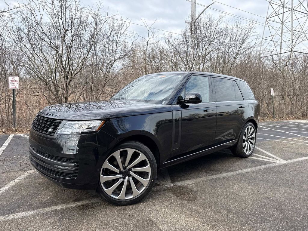 2026 Land Rover Range Rover 3.0 SE LWB 7's photo