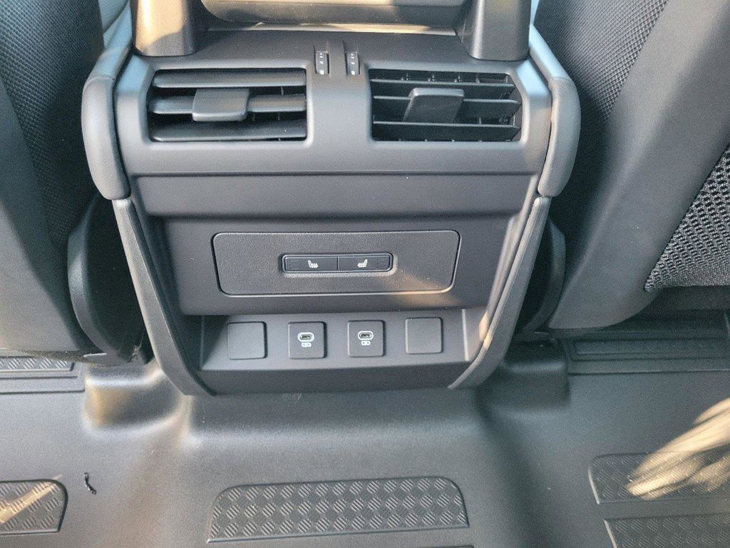 2025 Land Rover Defender Sedona Red - Photo 14