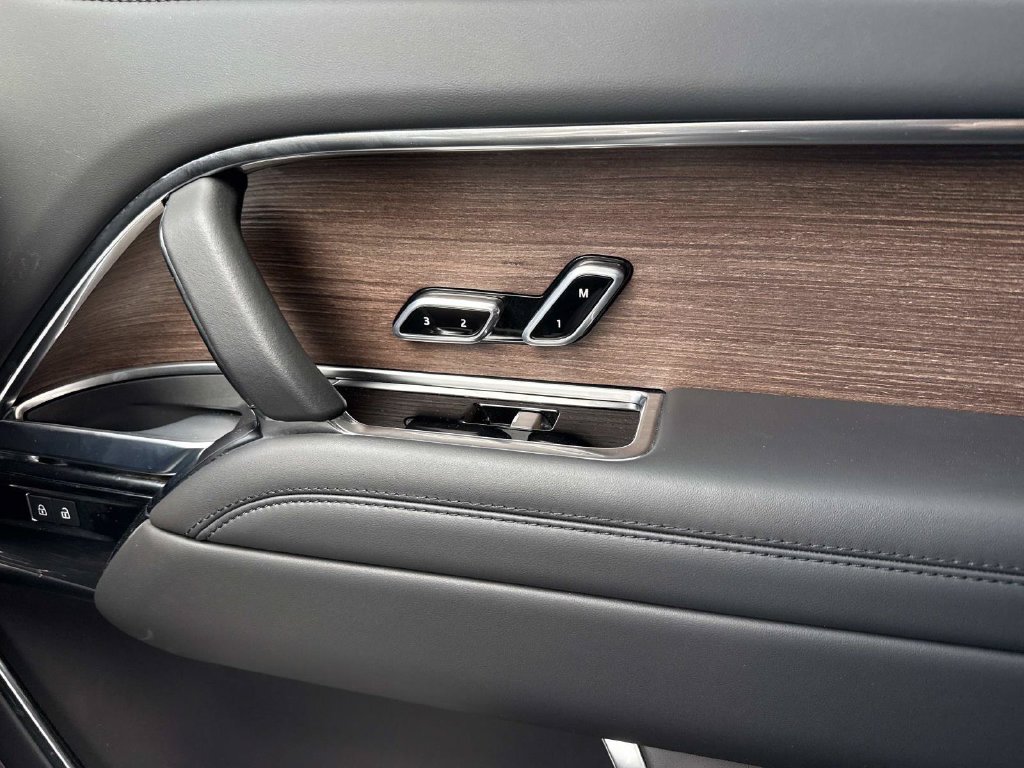 2025 Land Rover Range Rover SE - Photo 31