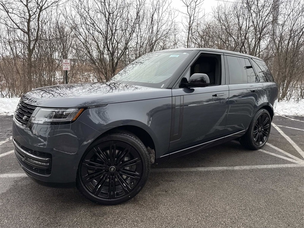 2025 Land Rover Range Rover SE's photo