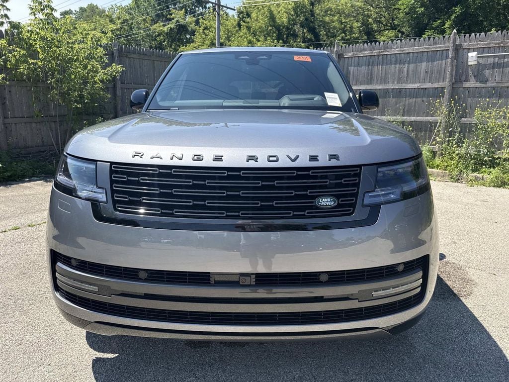 New 2026 Land Rover Range Rover SE SUV