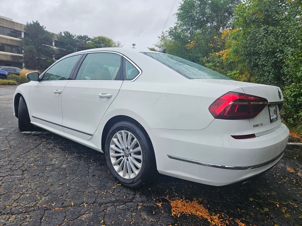 2017 Volkswagen Passat SE photo 3