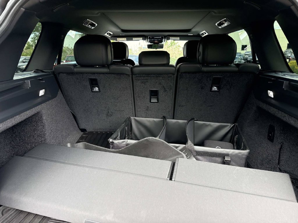 2025 Land Rover Range Rover SE - Photo 11
