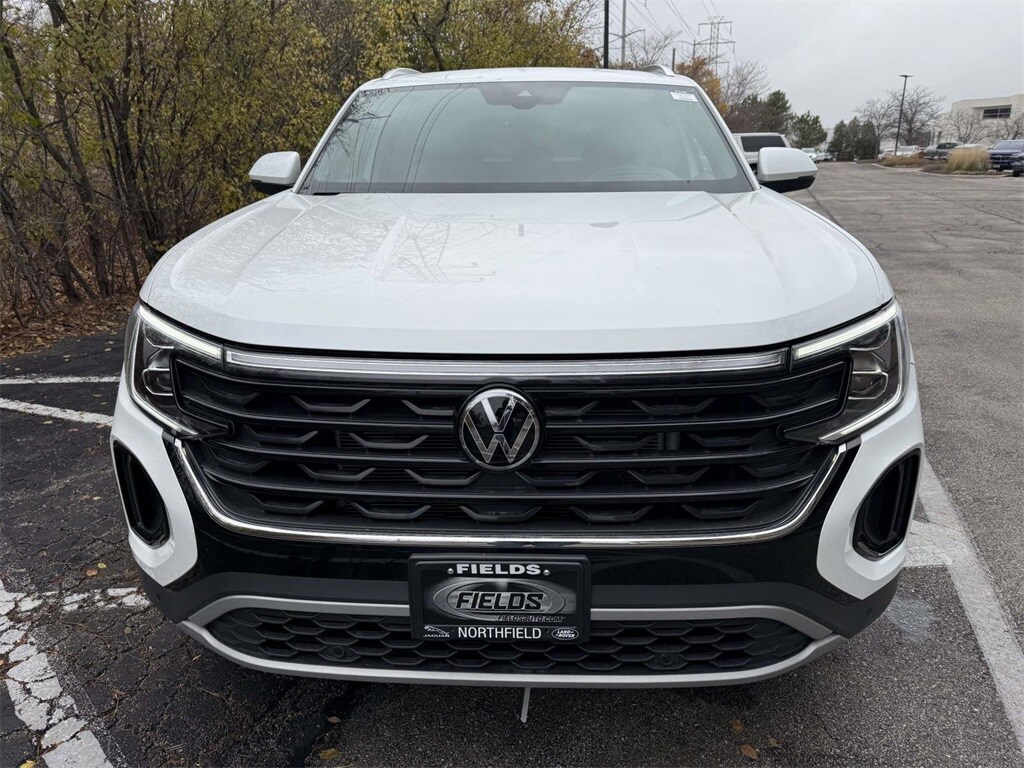 2024 Volkswagen Atlas Cross Sport SEL photo 2