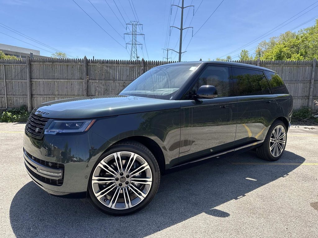 2026 Land Rover Range Rover 3.0 SE LWB 7's photo
