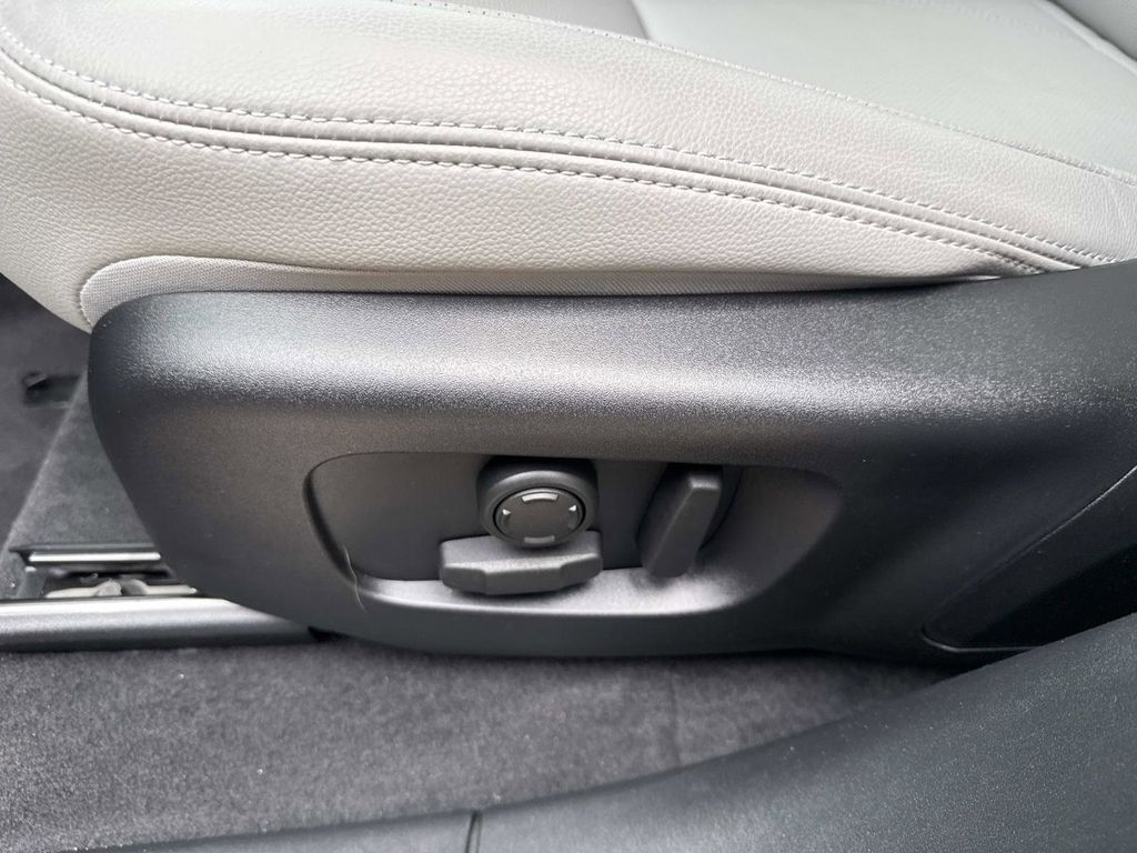 2026 Land Rover Range Rover Velar S - Photo 24