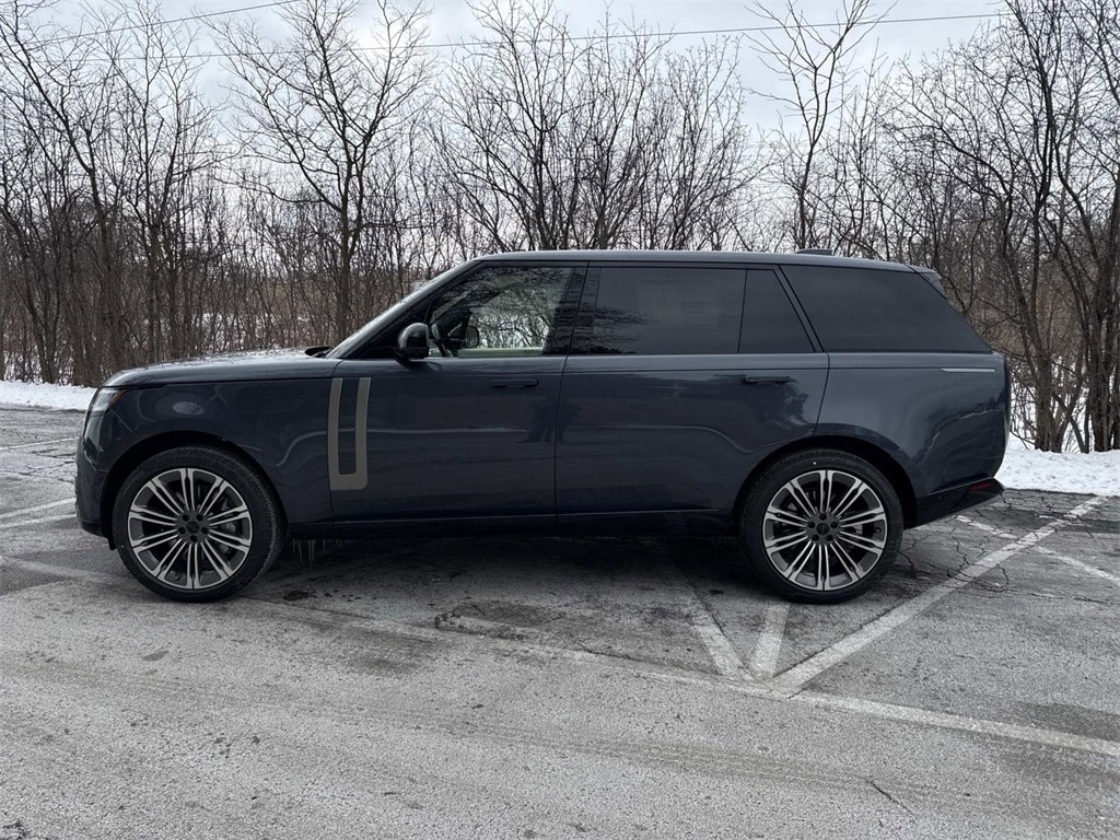 New 2026 Land Rover Range Rover SE LWB 7-Seats / V8 SUV