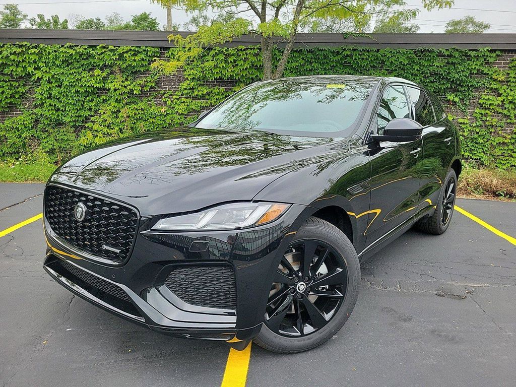 2025 Jaguar F-PACE P250 R-Dynamic S's photo