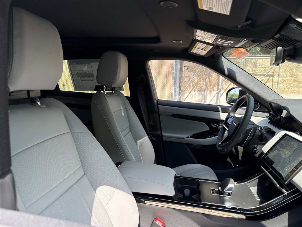 2026 Land Rover Range Rover Evoque S photo 4