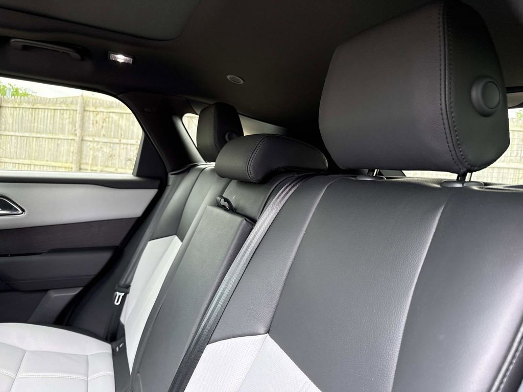 2026 Land Rover Range Rover Velar Dynamic SE - Photo 18