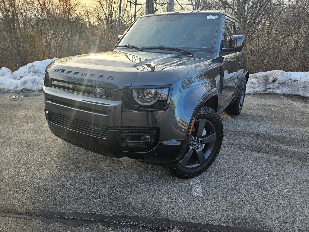 2023 Land Rover Defender X-Dynamic SE's photo