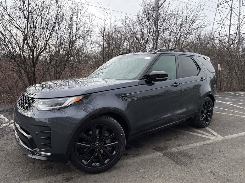New 2026 Land Rover Discovery Dynamic SE SUV