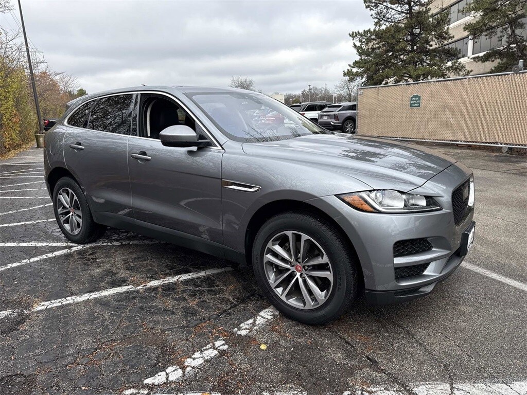 2020 Jaguar F-PACE Premium photo 3