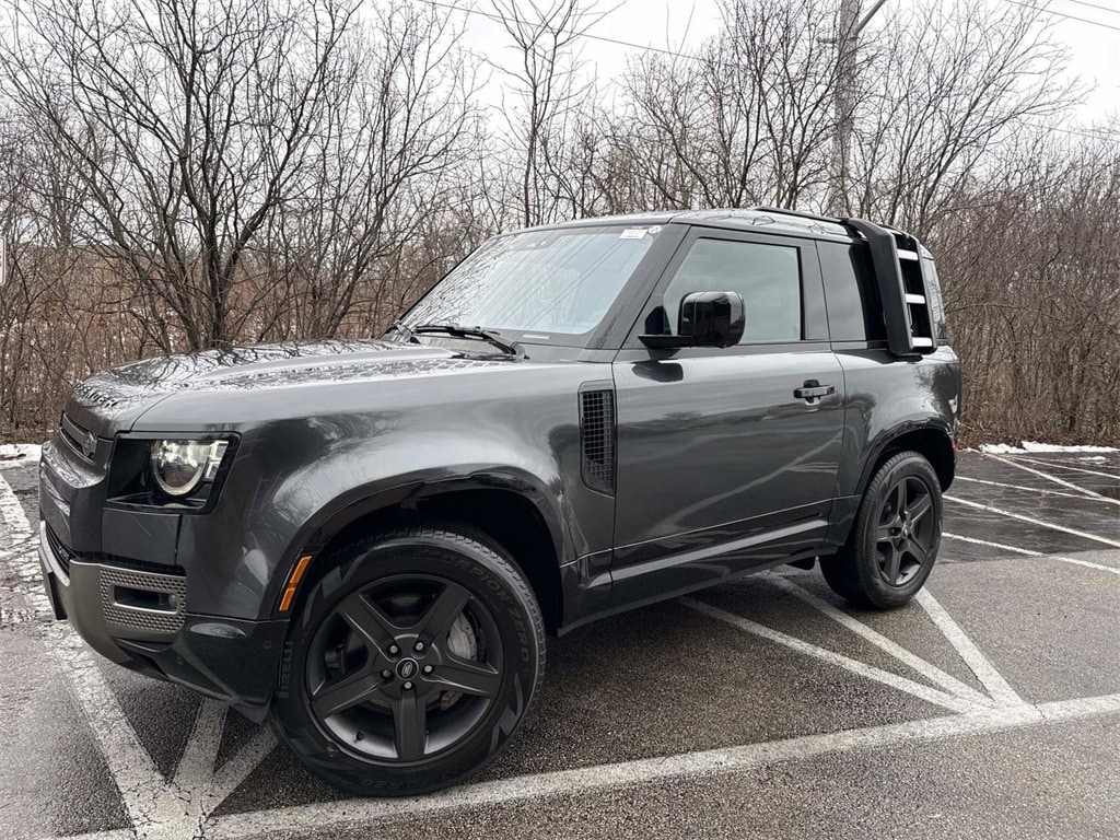 2022 Land Rover Defender X-Dynamic SE's photo