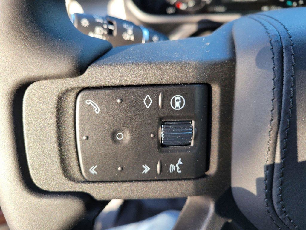 2025 Land Rover Defender Sedona Red - Photo 32