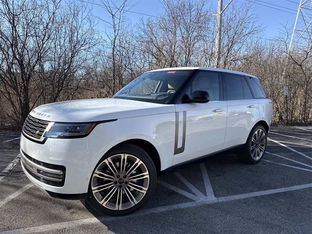 2026 Land Rover Range Rover SE's photo