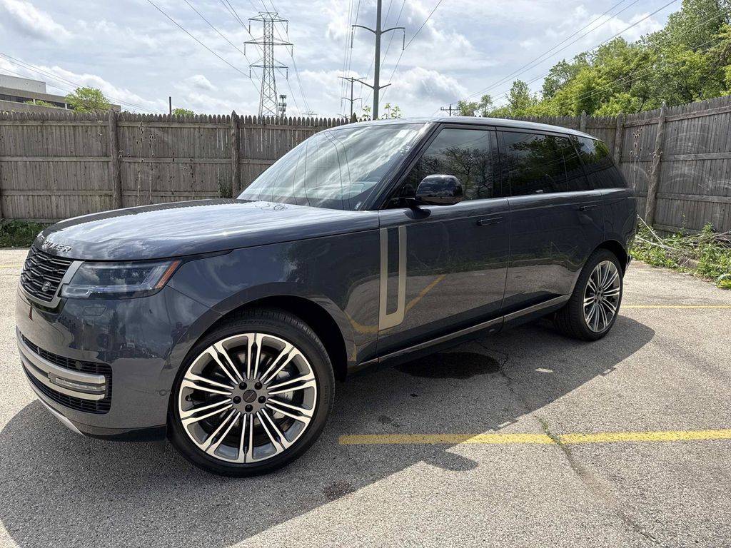 2026 Land Rover Range Rover 4.4 SE LWB 7's photo