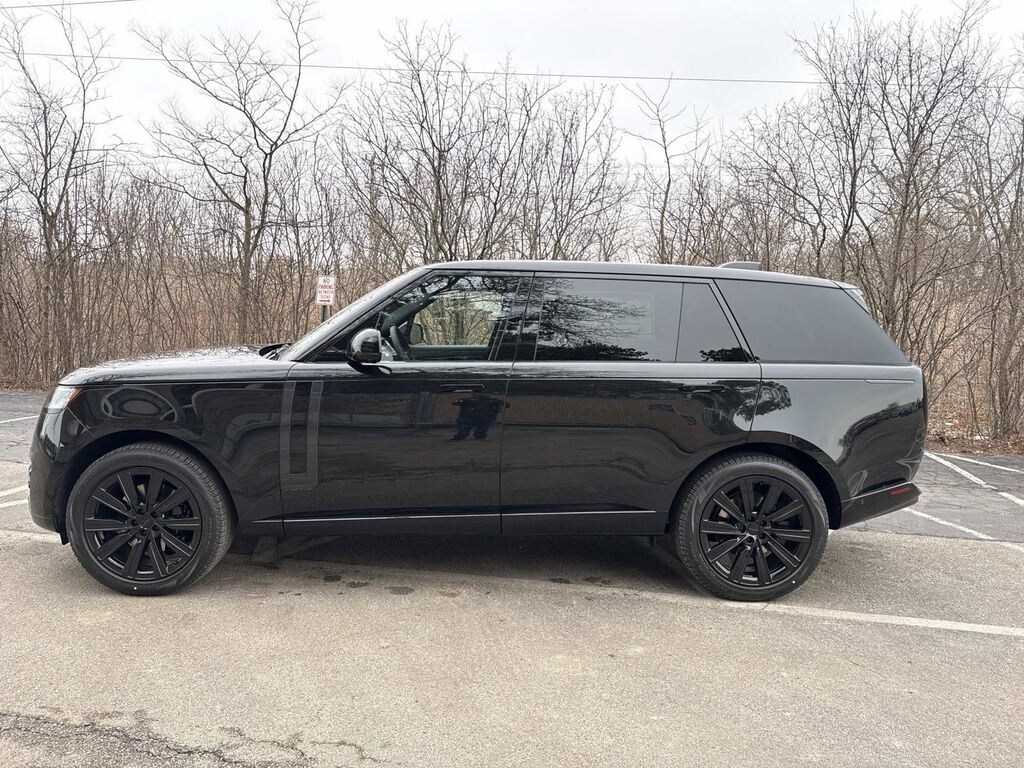 New 2026 Land Rover Range Rover SE 7 Seats SUV