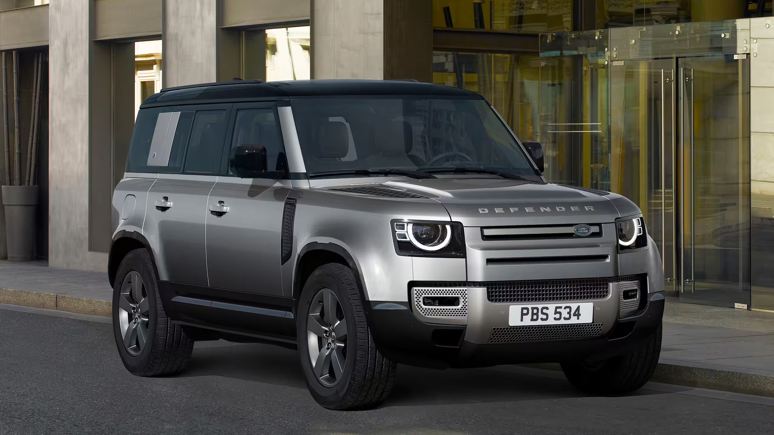 2024-land-rover-defender-110-city.png